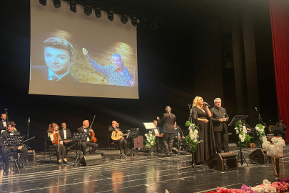'Sanat Güneşi' Zeki Müren, Bursa'da anıldı