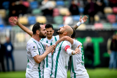 Bursaspor'dan İzmir'de gol yağmuru; 7-1