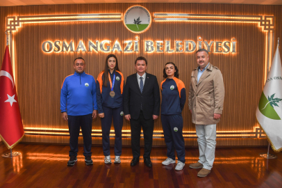 Erkan Aydın şampiyon sporcuları ağırladı