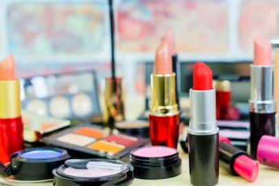 Bilinçsiz kozmetik kullanımı sağlığı tehdit ediyor
