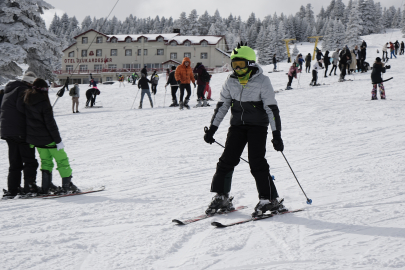 Uludağ'da sezon açıldı, kayak ücretleri belli oldu