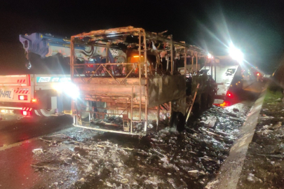 Turist kafilesini taşıyan otobüs yandı, facianın kıyısından dönüldü