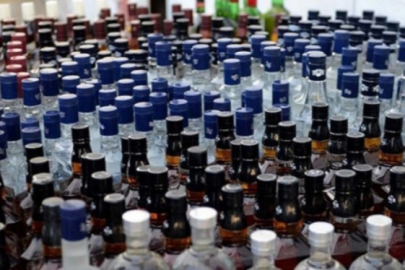 Orijinal diye karıştırdığı alkollü içki de sahte çıktı