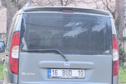 Kurşunların isabet ettiği kamyonet delik deşik oldu