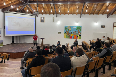 Büyükşehir'den hayvanseverlere ve hayvan satıcılarına eğitim