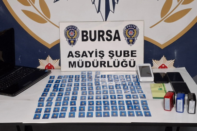 Sahte altınları satmaya çalıştılar, önce kameraya sonra polise yakalandılar