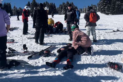 Uludağ'da pistler doldu taştı, kayakçılar birbirine girdi! 3 yaralı