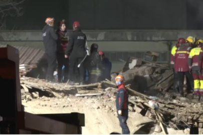 Konya’da 4 katlı bina çöktü; Enkaz altında kalanlar var