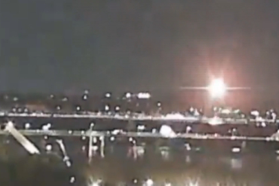 ABD'de yolcu uçağı ile askeri helikopter çarpıştı; En az 18 kişi hayatını kaybetti