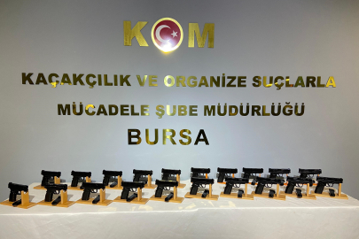 Bursa'da film gibi operasyon; 20 ruhsatsız tabanca ele geçirildi