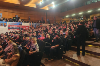 Çelikten'in konuşması uzayınca partililer "Yeter" diye tepki gösterdi