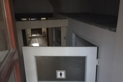 700 yıllık medresenin içerisine yapılan tuvalet ve mutfak isyan ettirdi