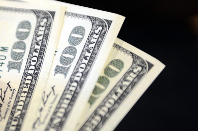 Dolar haftaya rekor kırarak başladı