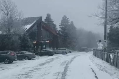 Uludağ'ın yolları yeniden beyaza büründü