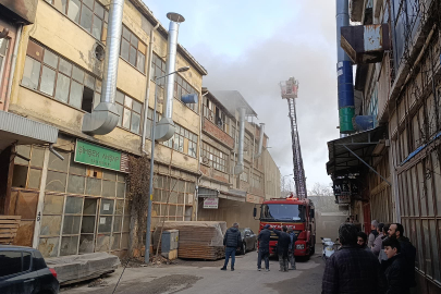 İnegöl'de mobilya imalathanesinde yangın