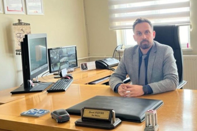 Okul zilinden rahatsız oldu, müdürün boğazını kesti