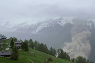 İsviçre’de buzul çökmesi sonucu bir köy yok oldu