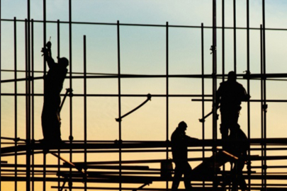 İnşatta yeni dönem: Yapı ustalarına bakanlık takibi