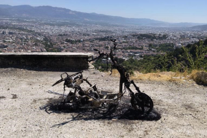 Sıfır aldığı motosikleti çalındı, yanmış halde bulundu