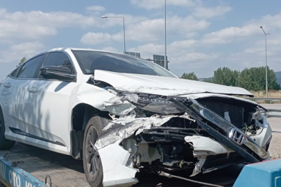 Kontrolden çıkan araç bariyere çarptı: 2’si çocuk 4 yaralı