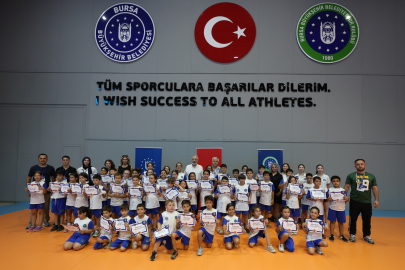 Yaz Spor Okulları'nda çocuklar sertifikalarına kavuştu