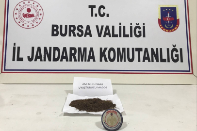 İnegöl'de uyuşturucu satıcısı kıskıvrak yakalandı