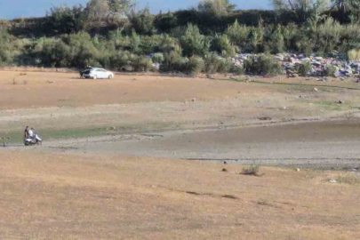 Mudanya'da gölet kurudu; Tarım alanları ve zeytinlikler susuz kaldı