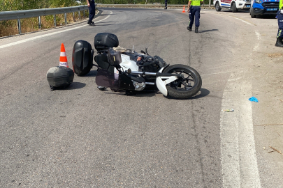 İnegöl'de devrilen motosiklet bariyerlere çarptı; Baba öldü, kızı ağır yaralandı