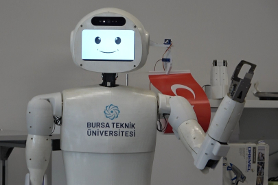 BTÜ'den Türkiye'de bir ilk: Yapay zeka destekli insansı robot geliştirildi