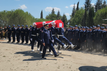 Trafik kazasında hayatını kaybeden Kara Astsubay MYO öğrencisi toprağa verildi