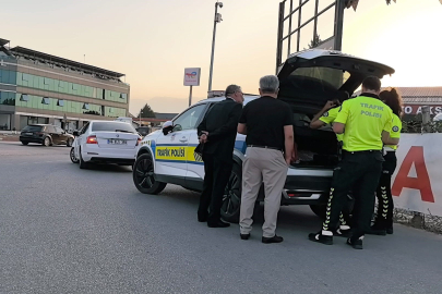 Düğün konvoyunda havaya ateş eden çakarlı aracın sürücüsüne ceza