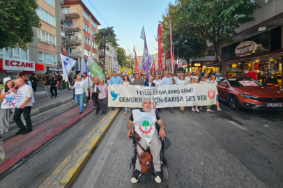 Bursa'da 'Dünya Barış Günü' yürüyüşle kutlandı