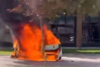Bursa’da park halindeki otomobil alev topuna döndü