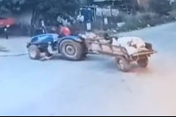 Traktörün altında kalan minik Batu'ndan sevindiren haber