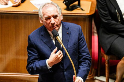 Fransa'da Başbakan François Bayrou hükümeti düştü