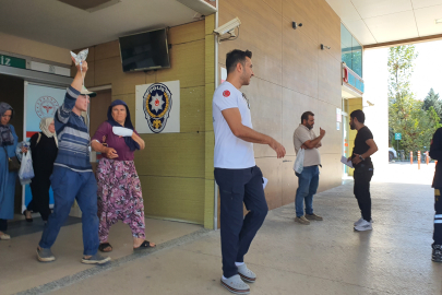 Parmaklarını salça makinesine kaptırdı