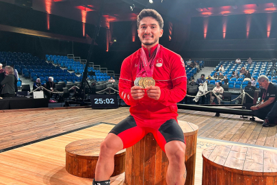 Muhammed Furkan Özbek, dünya şampiyonu oldu