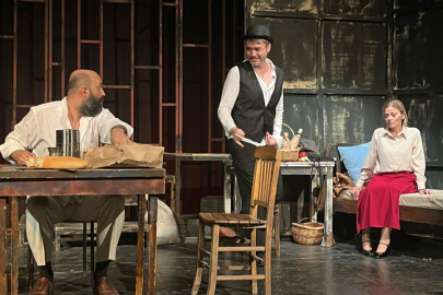 Kafa Sahne’den sezonun ilk prömiyeri: 'Duvarların Ötesi'