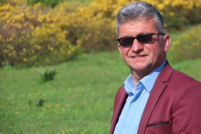 Bursa'da sahnede kalp krizi geçiren Giresunlu mahalli sanatçı toprağa verildi