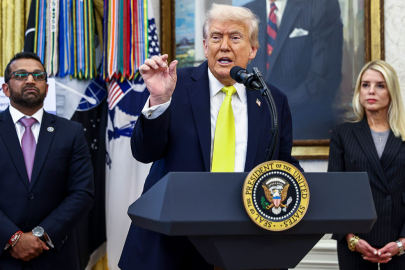 Trump, CIA'ye Venezuela'da operasyon yetkisi verdiğini doğruladı