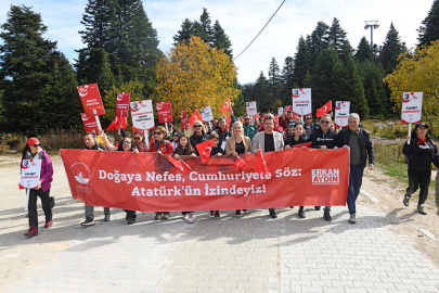 Osmangazi Belediyesi'nden Uludağ'da "Cumhuriyet'in İzinde" yürüyüşü