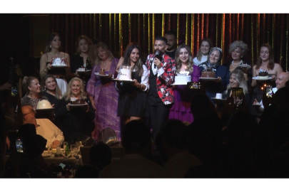 Sahnede 36 kişinin doğum gününü aynı anda kutladı