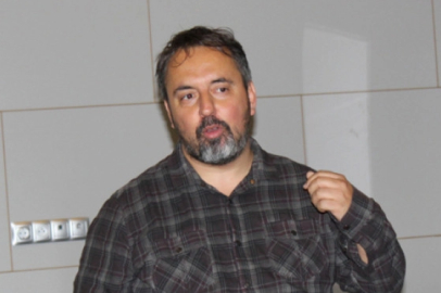 Ateş İlyas Başsoy: "Cebimizde casus taşıyoruz!"