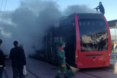 Bursa'da İpek Böceği tramvayında yangın paniği