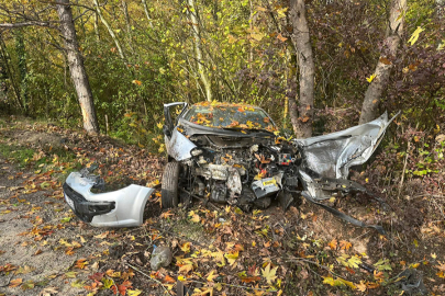 Bursa-Orhaneli karayolunda 50 metre arayla iki kaza; Aynı aileden 3 kişi yaralandı