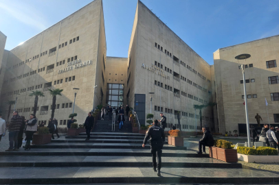 Bursa'da bildiri dağıtan 4 genç gözaltına alındı