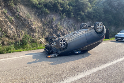 Emniyet kemeri sayesinde kazadan yara almadan kurtuldular