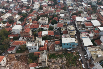 Yıldırım Davutkadı'da dönüşüm için yıkıma başlandı