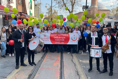 Sağlık çalışanları yürüyüşle diyabete dikkat çekti