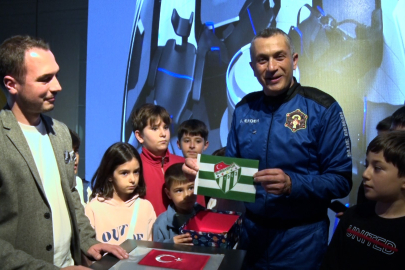 Uzaya çıkan Bursaspor bayrağı GUHEM'e teslim edildi